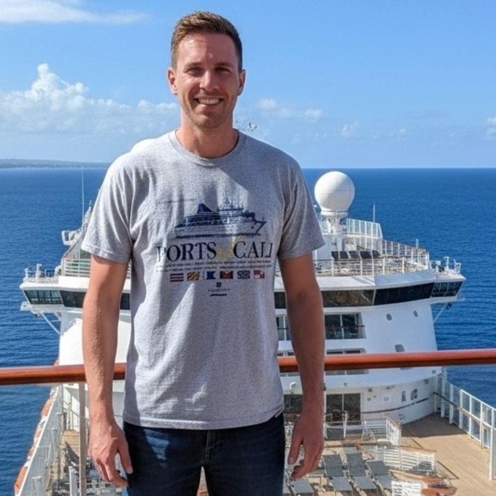 Norwegian Cruise T-Shirt Crew‎ Neck Short Sleeves Crown Flags Gray Large